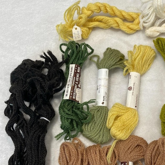 Vintage Bucilla Needlepoint And Crewel 100% Virgin Wool Persian Assorted Colors - Picture 8 of 11